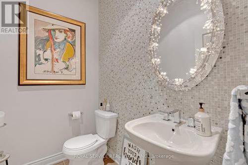 2 Northglen Drive, Clarington (Bowmanville), ON - Indoor Photo Showing Bathroom