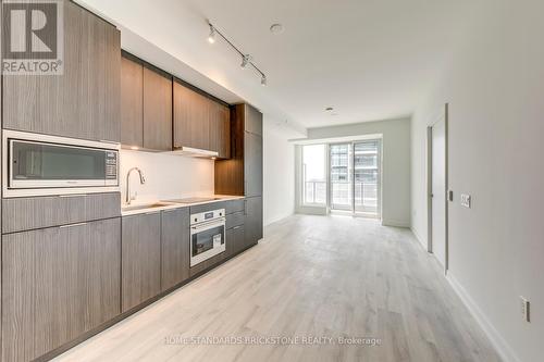 N2406 - 7 Golden Lion Heights, Toronto (Newtonbrook East), ON - Indoor Photo Showing Kitchen