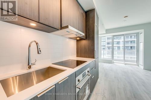 N2406 - 7 Golden Lion Heights, Toronto (Newtonbrook East), ON - Indoor Photo Showing Kitchen