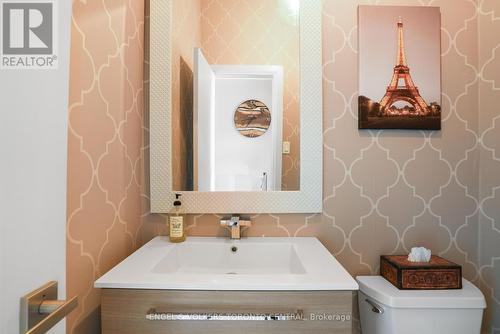 9 Green Pine Avenue, Springwater (Midhurst), ON - Indoor Photo Showing Bathroom