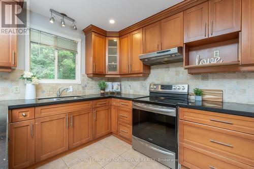 13055 Fourth Line, Milton (Nassagaweya), ON - Indoor Photo Showing Kitchen With Double Sink