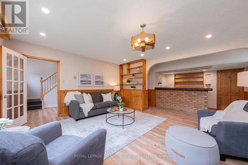 13055 Fourth Line, Milton (Nassagaweya), ON - Indoor Photo Showing Living Room