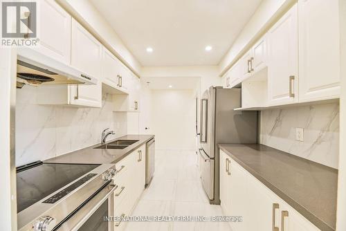 43 Mallard Crescent, Brampton (Central Park), ON - Indoor Photo Showing Kitchen With Double Sink