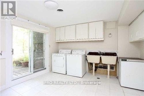 2113 Glenforest Crescent, Oakville, ON - Indoor Photo Showing Laundry Room