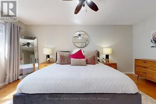 6 - 2215 Cleaver Avenue, Burlington, ON - Indoor Photo Showing Bedroom