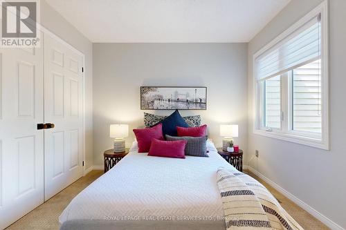 6 - 2215 Cleaver Avenue, Burlington, ON - Indoor Photo Showing Bedroom