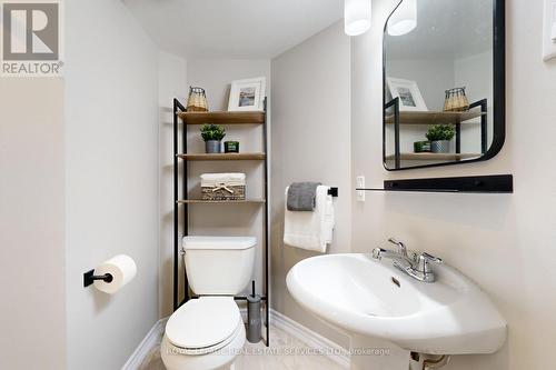 6 - 2215 Cleaver Avenue, Burlington, ON - Indoor Photo Showing Bathroom