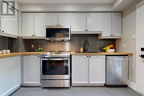 6 - 2215 Cleaver Avenue, Burlington (Headon), ON - Indoor Photo Showing Kitchen