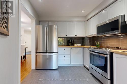 6 - 2215 Cleaver Avenue, Burlington (Headon), ON - Indoor Photo Showing Kitchen