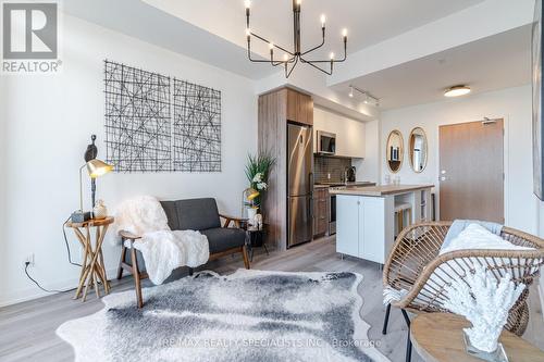 912 - 1787 St Clair Avenue W, Toronto (Weston-Pellam Park), ON - Indoor Photo Showing Kitchen