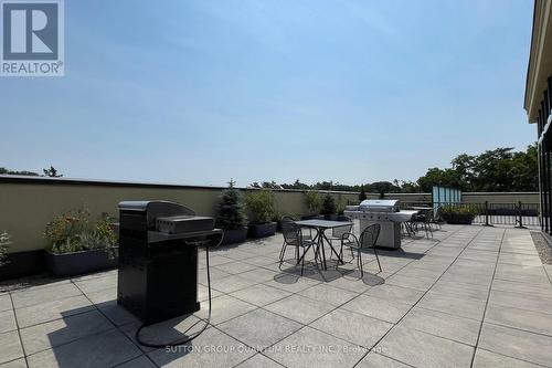 304 - 205 Lakeshore Road W, Oakville (Old Oakville), ON - Outdoor