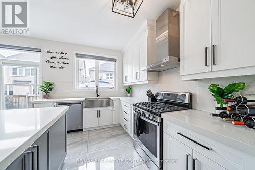 94 Borrelli Drive, Brampton (Credit Valley), ON - Indoor Photo Showing Kitchen With Stainless Steel Kitchen With Upgraded Kitchen