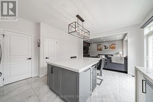 94 Borrelli Drive, Brampton (Credit Valley), ON - Indoor Photo Showing Kitchen