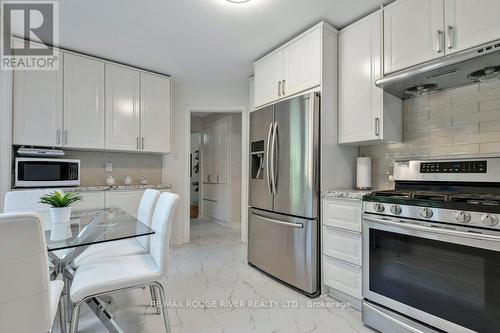 2746 Constable Road, Mississauga, ON - Indoor Photo Showing Kitchen With Stainless Steel Kitchen