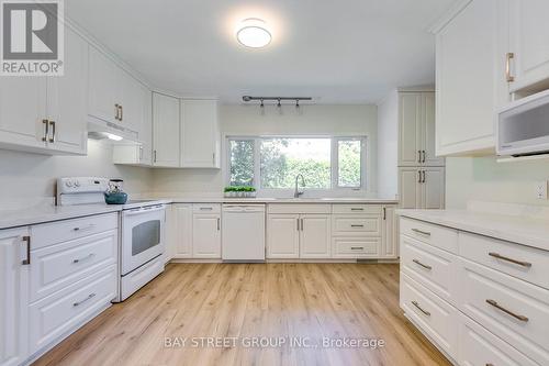 261 Cherryhill Road, Oakville (Bronte West), ON - Indoor Photo Showing Kitchen