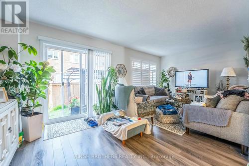 21 Hoover Road, Brampton, ON - Indoor Photo Showing Living Room