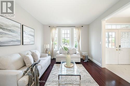 111 Bayridge Drive, Brampton, ON - Indoor Photo Showing Living Room