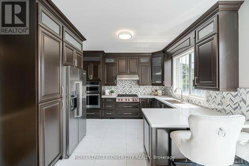 111 Bayridge Drive, Brampton, ON - Indoor Photo Showing Kitchen With Stainless Steel Kitchen With Upgraded Kitchen