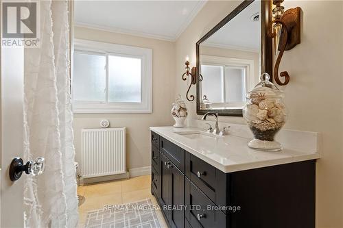 181 Lakeshore Road, St. Catharines, ON - Indoor Photo Showing Bathroom