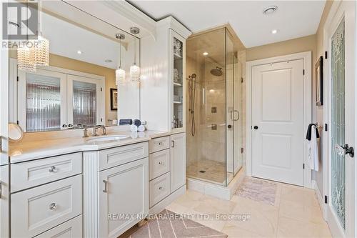 181 Lakeshore Road, St. Catharines, ON - Indoor Photo Showing Bathroom