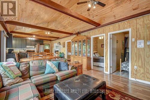 8 Gordon Lane, Madoc, ON - Indoor Photo Showing Living Room