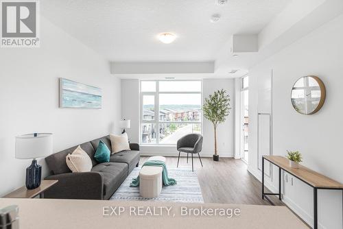 403 - 600 North Service Road, Hamilton, ON - Indoor Photo Showing Living Room