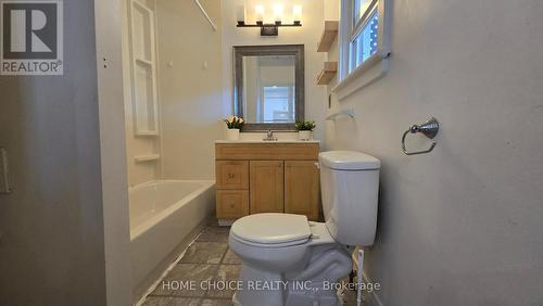 558 Quebec Street, Hamilton (Parkview), ON - Indoor Photo Showing Bathroom