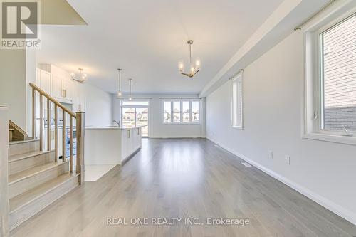 26 Cherry Blossom Heights, Hamilton (Sheldon), ON - Indoor Photo Showing Other Room