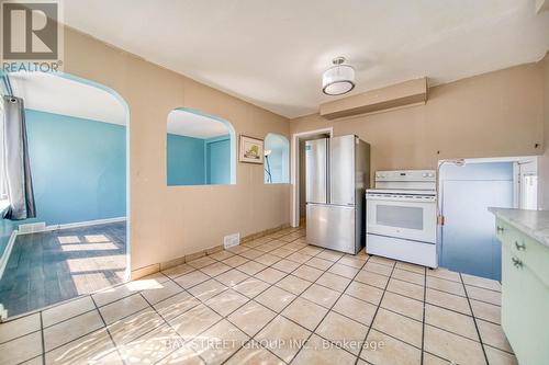 304 Albert Street, Oshawa, ON - Indoor Photo Showing Kitchen