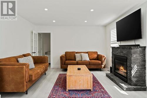 2190 Rockport Street, Windsor, ON - Indoor Photo Showing Living Room With Fireplace