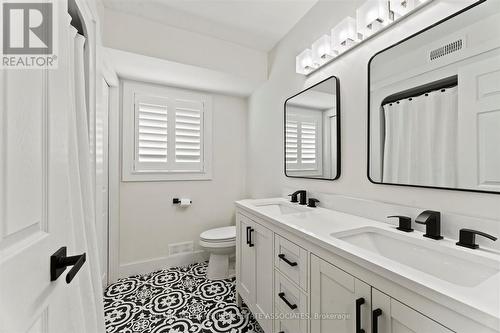 2190 Rockport Street, Windsor, ON - Indoor Photo Showing Bathroom