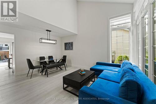 2190 Rockport Street, Windsor, ON - Indoor Photo Showing Living Room