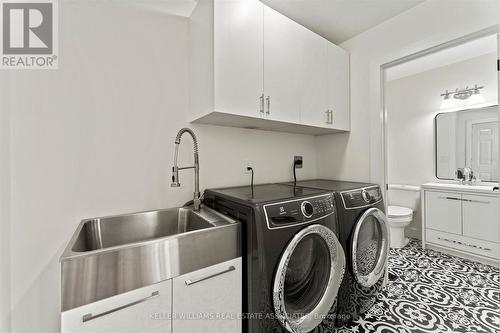 2190 Rockport Street, Windsor, ON - Indoor Photo Showing Laundry Room