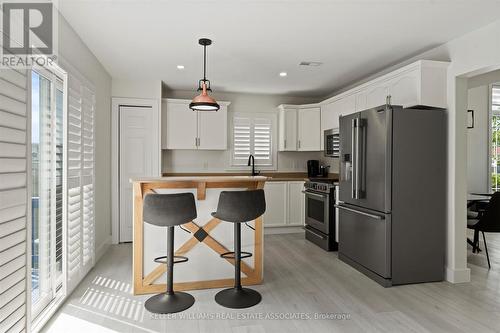 2190 Rockport Street, Windsor, ON - Indoor Photo Showing Kitchen