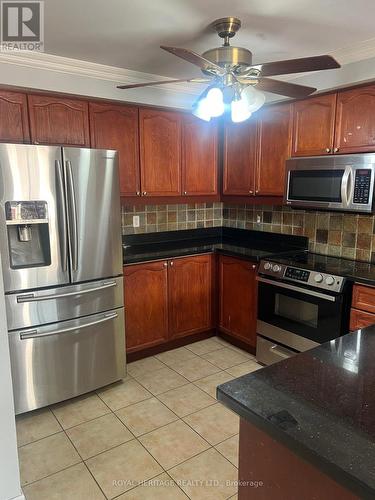 4 Virginia Drive, Whitby (Pringle Creek), ON - Indoor Photo Showing Kitchen With Stainless Steel Kitchen