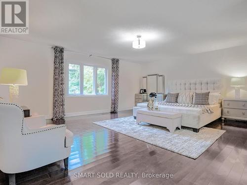 805 Lockwood Circle, Newmarket, ON - Indoor Photo Showing Bedroom