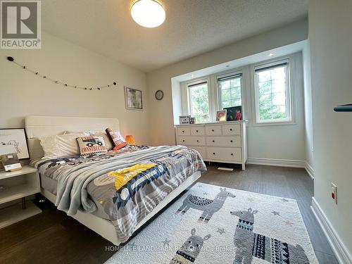 85 Chelton Drive, Richmond Hill (Oak Ridges), ON - Indoor Photo Showing Bedroom