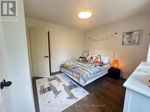 85 Chelton Drive, Richmond Hill (Oak Ridges), ON - Indoor Photo Showing Bedroom