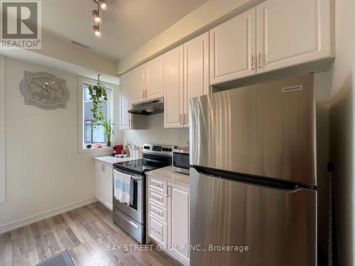 12 - 370 G Red Maple Road, Richmond Hill (Langstaff), ON - Indoor Photo Showing Kitchen