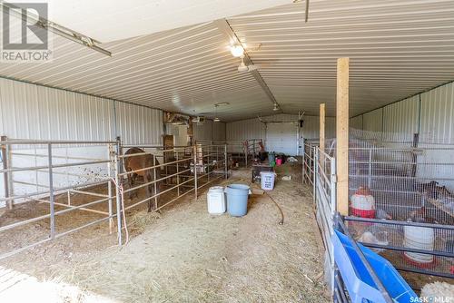 Hagel Acreage, Weyburn Rm No. 67, SK - Indoor