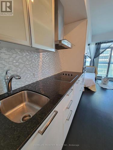 4401 - 14 York Street, Toronto (Waterfront Communities), ON - Indoor Photo Showing Kitchen