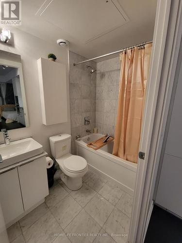 4401 - 14 York Street, Toronto, ON - Indoor Photo Showing Bathroom