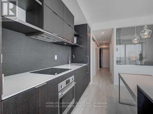 3103 - 197 Yonge Street, Toronto, ON - Indoor Photo Showing Kitchen With Upgraded Kitchen