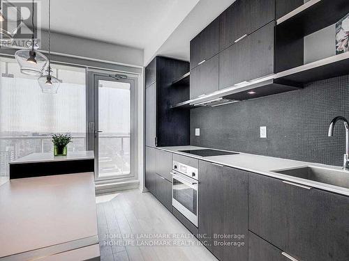 3103 - 197 Yonge Street, Toronto, ON - Indoor Photo Showing Kitchen With Upgraded Kitchen