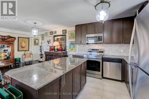 408 - 2603 Bathurst Street, Toronto (Forest Hill North), ON - Indoor Photo Showing Kitchen With Stainless Steel Kitchen With Upgraded Kitchen