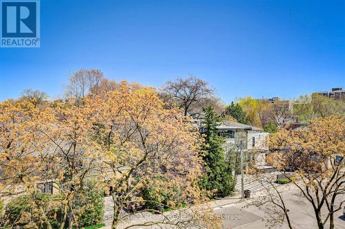 408 - 2603 Bathurst Street, Toronto (Forest Hill North), ON - Outdoor With View