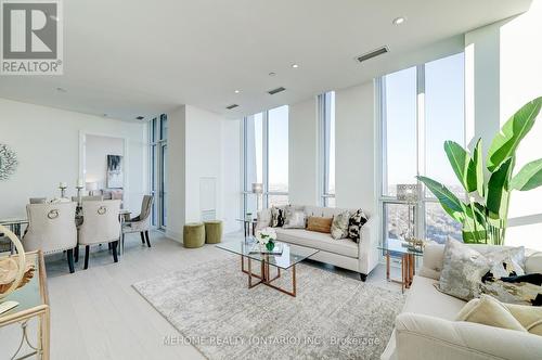 Ph06 - 1 Yorkville Avenue, Toronto (Annex), ON - Indoor Photo Showing Living Room