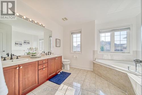 1088 Sherman Brock Circle, Newmarket, ON - Indoor Photo Showing Bathroom