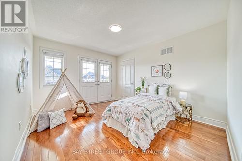 1088 Sherman Brock Circle, Newmarket, ON - Indoor Photo Showing Bedroom