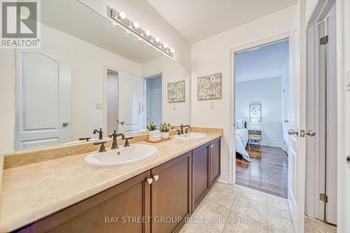 1088 Sherman Brock Circle, Newmarket, ON - Indoor Photo Showing Bathroom